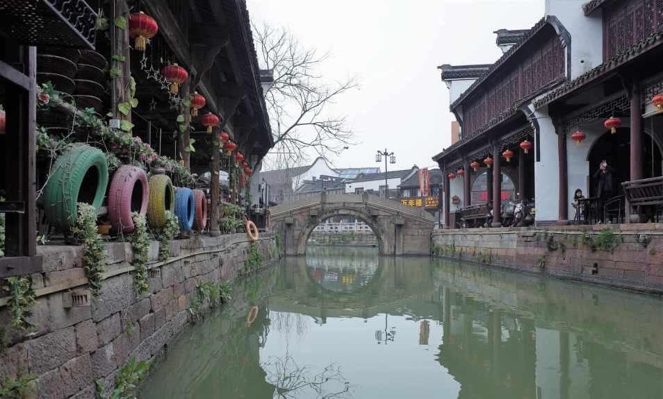 快递“春节不打烊”需要更多保障机制